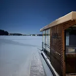 Úszó hotel Aava Floating 25