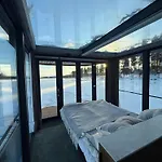 Laivamajoitukset Aava Floating 25