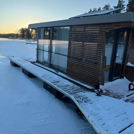 Aava Floating 25 Botel