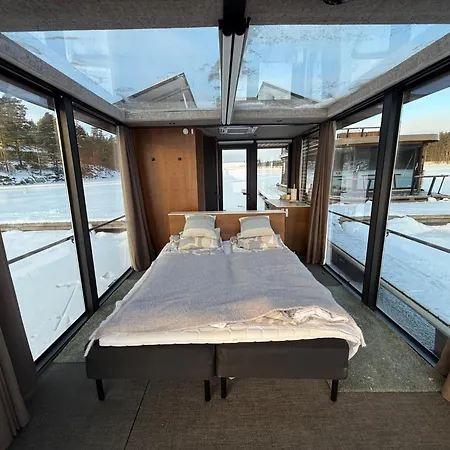 Laivamajoitukset Aava Floating 25 *