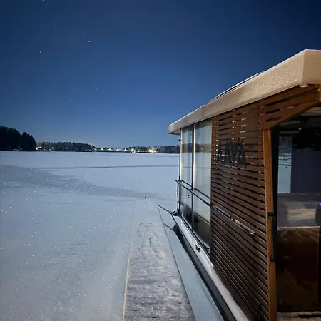 ספינת מלון Aava Floating 25