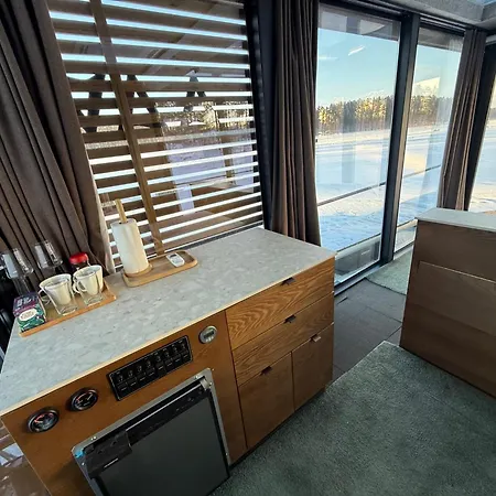 Laivamajoitukset Aava Floating 25 *