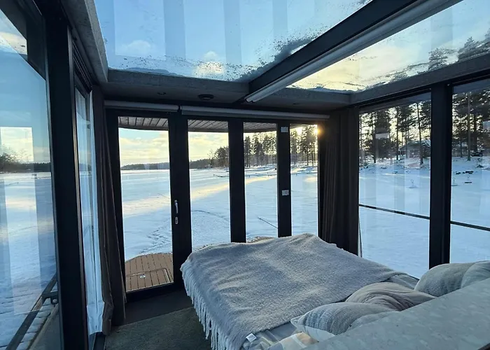 Botel Aava Floating 25